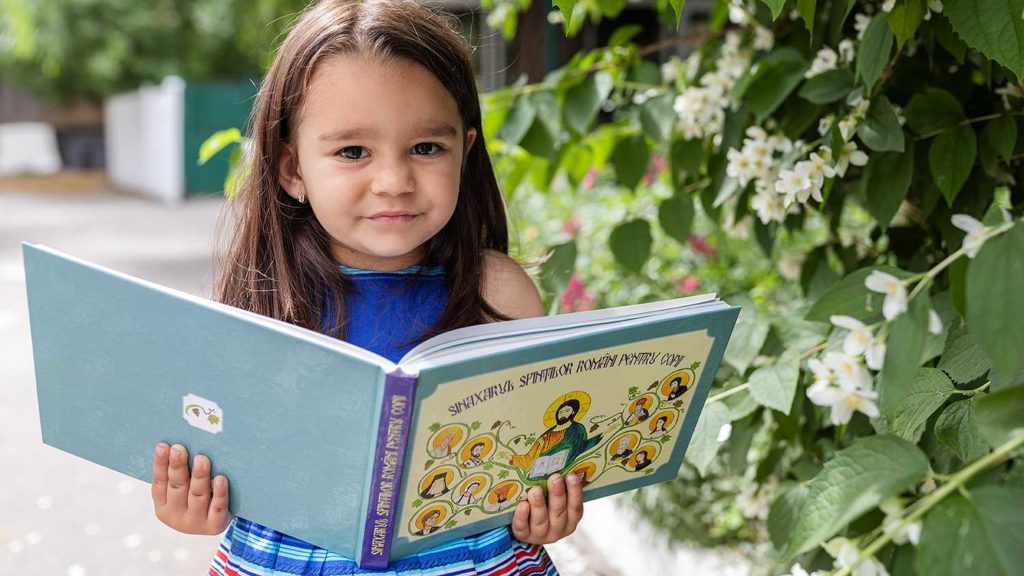 Preoteasa Narcisa Câdă recomandă lectura creştină: „Copiii vor fi mai bogați și în iubire față de ceilalți”