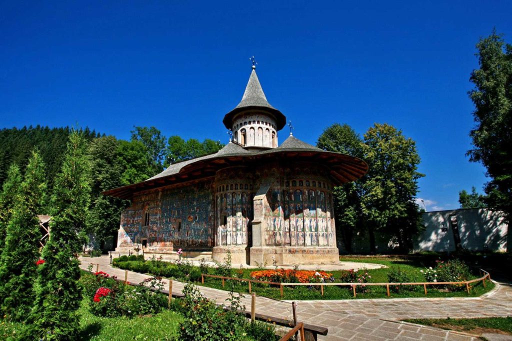 Expoziţie dedicată Mănăstirii Voroneţ, la Biblioteca Academiei Române