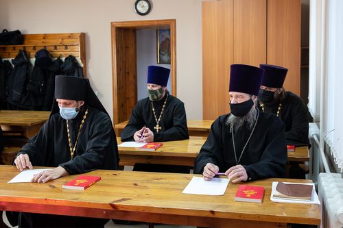 Путин подписал закон о переаттестации духовенства, обучавшегося за рубежом