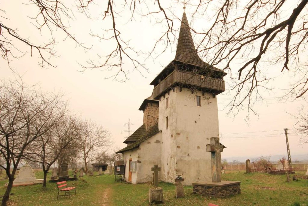Ambulanța pentru monumente salvează Biserica de la Gurasada