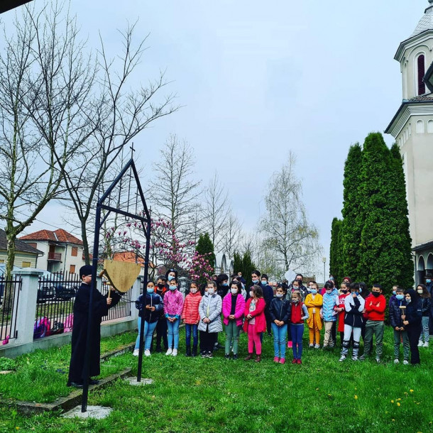 Concurs de bătut toaca la Parohia Gurahonț, județul Arad