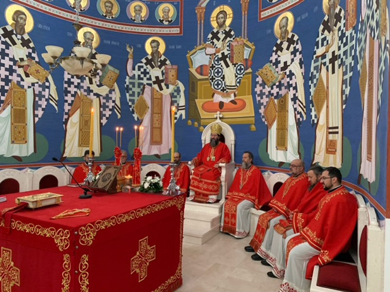 Крстопоклона недеља у Светосавском храму у Краљеву