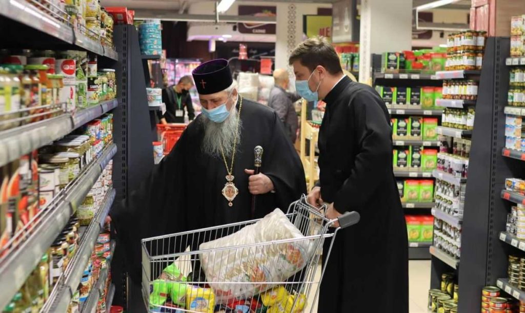 Republica Moldova: Mitropolitul Petru a donat în campania Masa Bucuriei