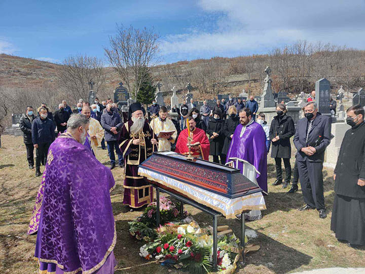 Владика Јоаникије служио, у Кленку, у Бањанима, Литургију и опијело Душану Баћовићу