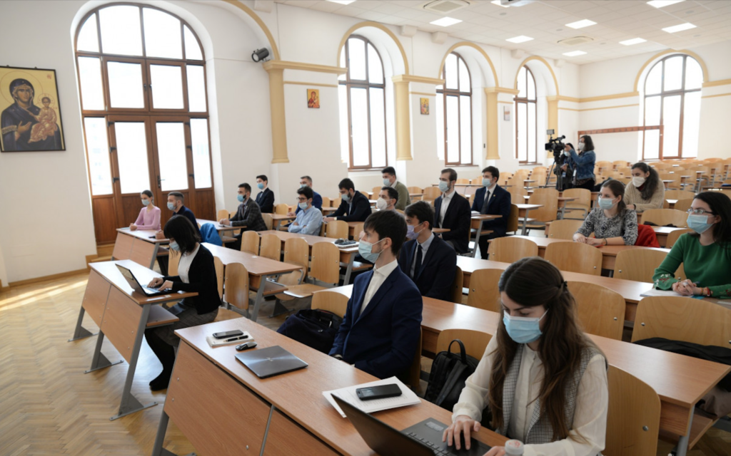 Οι νέοι της Ρουμανίας στηρίζουν την ποιμαντική φροντίδα της διασποράς