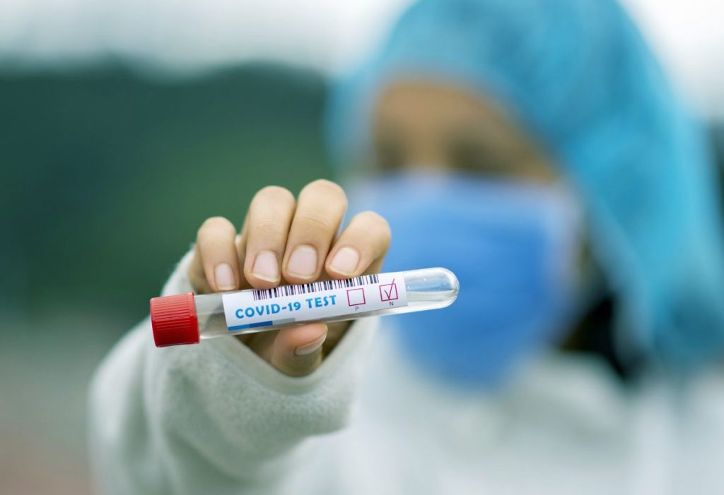 Ι.Μ. Πειραιώς: Δωρεάν τεστ Covid-19 σε κληρικούς και προσωπικό ναών