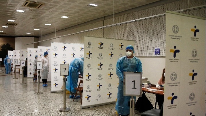 Κορωνοϊός: 1.400 κρούσματα, 816 διασωληνωμένοι, 57 θάνατοι