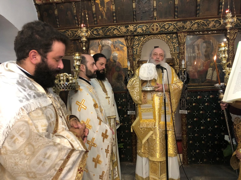 Ο Μητροπολίτης Παροναξίας στις Μέλανες Νάξου