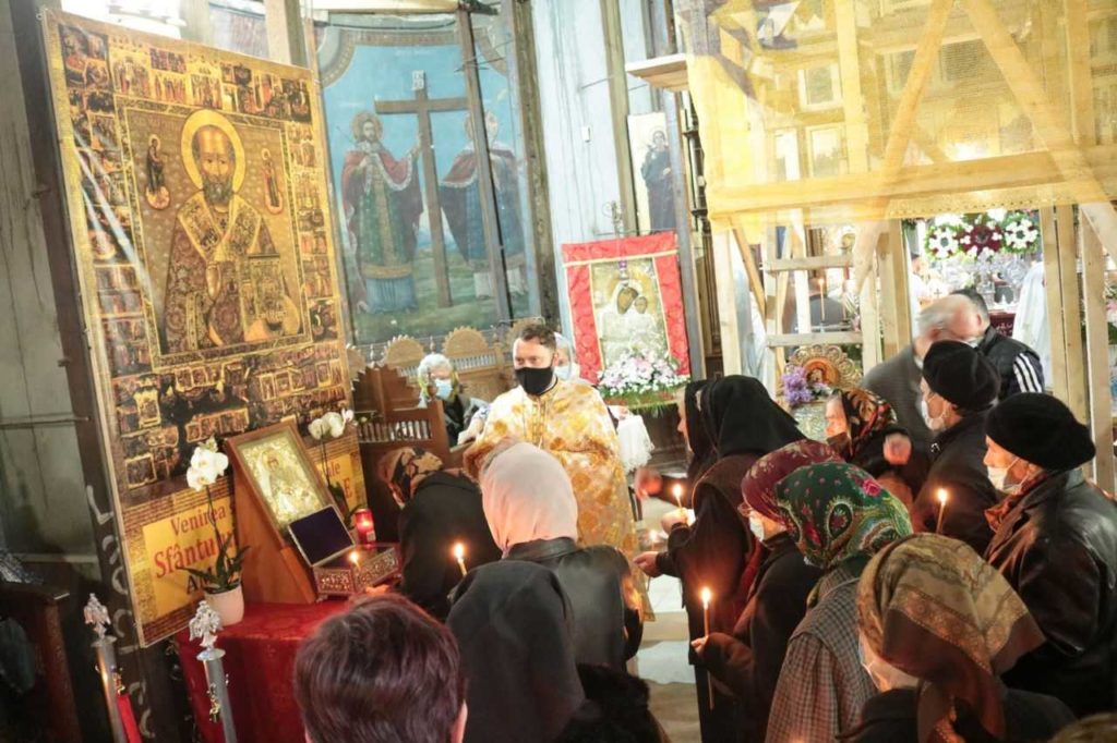 Λείψανα του Αγίου Νικολάου σε ενορία της Ρουμανίας