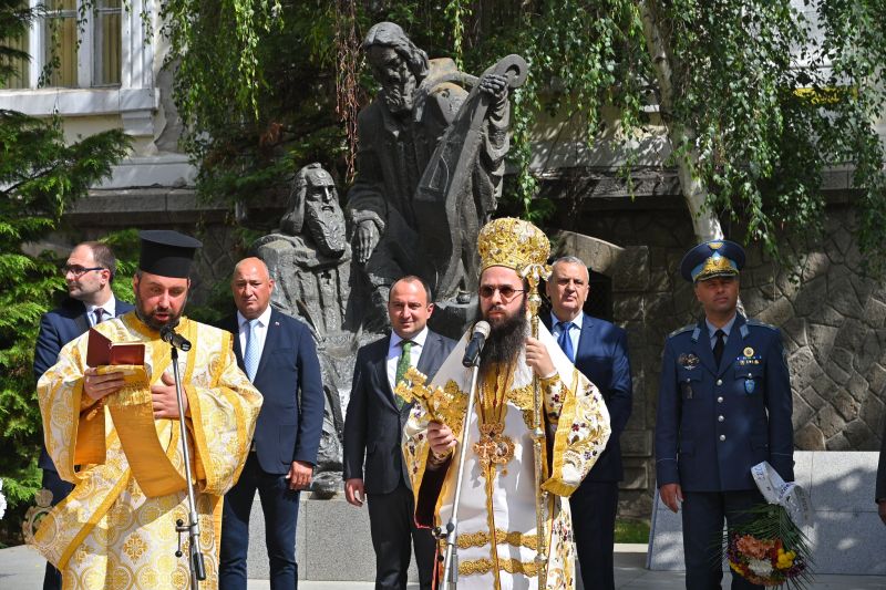 Молебен в Деня на българската просвета и култура и на славянската писменост в Пловдив