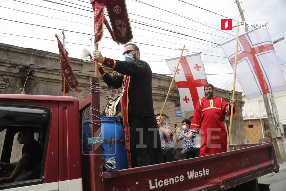 თბილისში, ოჯახის სიწმინდის დღის აღსანიშნავად, ავტოკოლონებით მსვლელობა გაიმართა [ფოტო, ვიდეო]