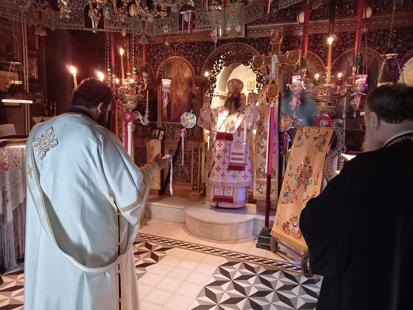 Λουτράκι: Εσπερινός της Αγάπης στην πανηγυρίζουσα Μονή Αναστάσεως Χριστού