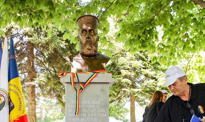 În Albania a fost inaugurată o statuie în cinstea părintelui Haralambie Balamace