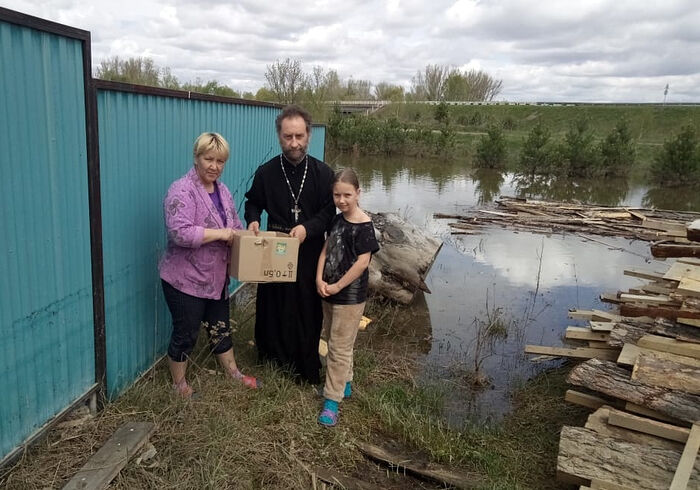 В Красноярском крае Церковь передала помощь пострадавшим из-за паводка
