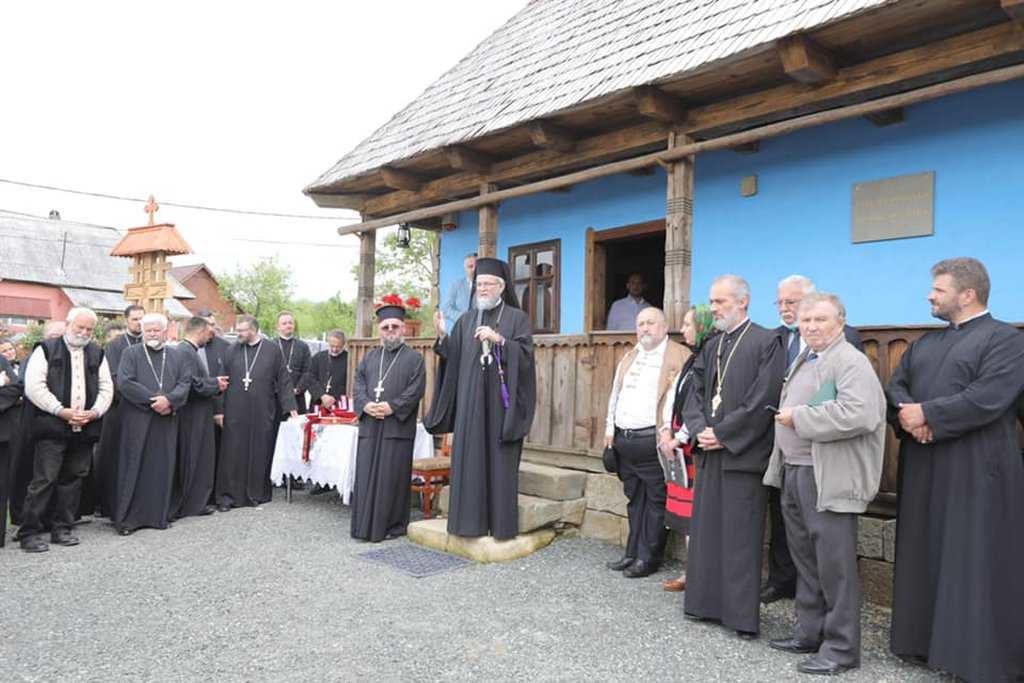 Arhiepiscopul Justinian, sărbătorit în satul natal: A fost resfințită biserica în care a fost botezat și inaugurată casa memorială