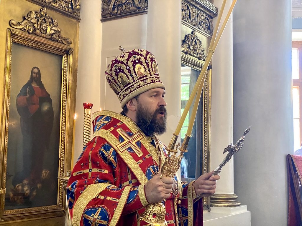 Митрополит Иларион: Будем благодарить Бога за все Его неизреченные дары