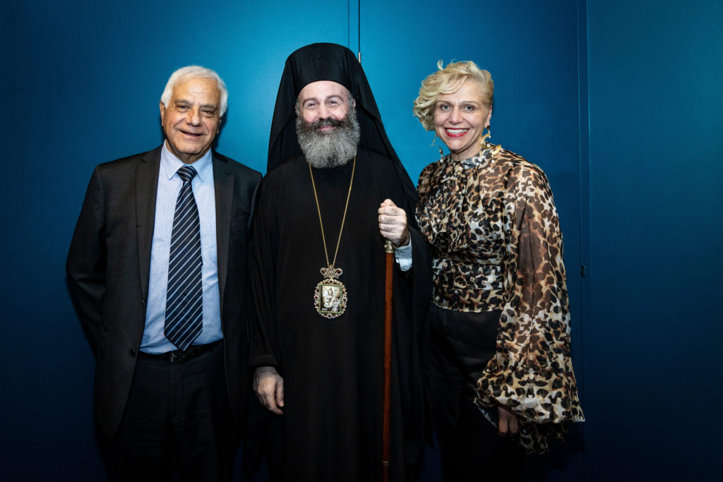 Ο Αρχιεπίσκοπος Αυστραλίας στη συναυλία του Ελληνικού Φεστιβάλ του Σύδνεϋ με τον Δημήτρη Μπάση