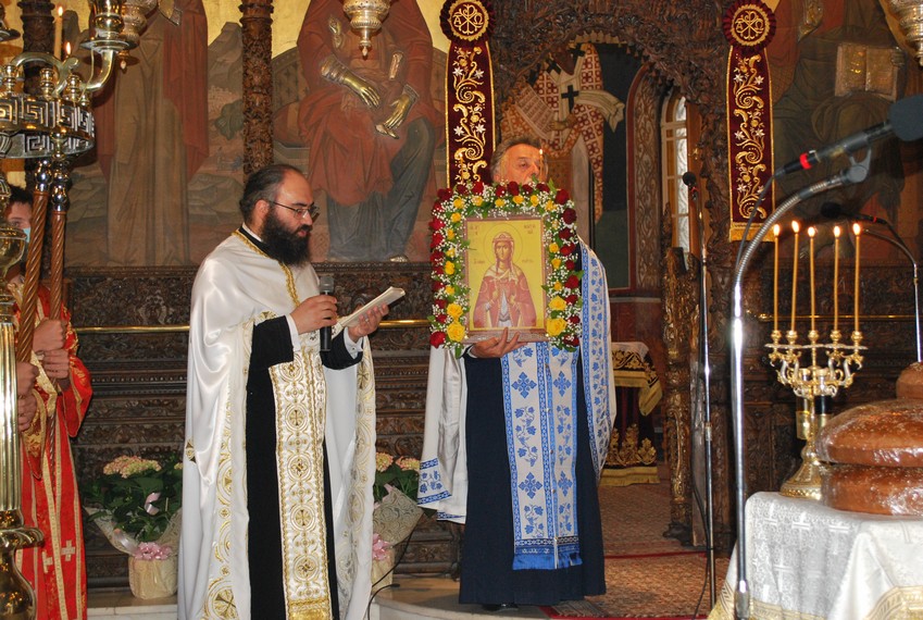 Η Νέα Σμύρνη εορτάζει την Πολιούχο της Αγία Φωτεινή