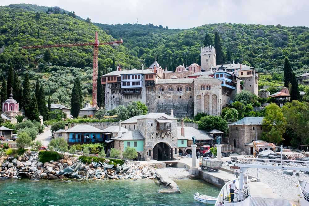 Muntele Athos a fost redeschis pentru pelerini