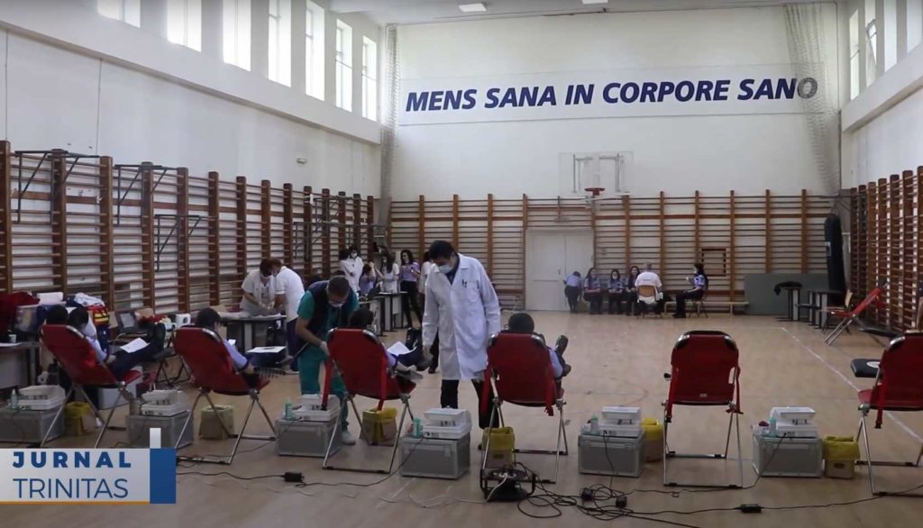 Peste 100 de studenţi şi sportivi au donat sânge la Academia de Poliţie