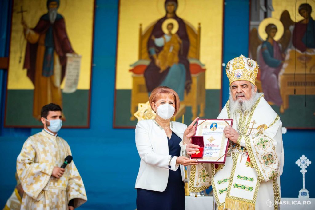 Patriarhul a acordat Crucea Maria Brâncoveanu managerului Serviciului de Ambulanță București-Ilfov