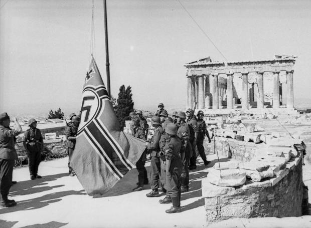 30 Μαΐου 1941 – Το κατέβασμα της ναζιστικής σημαίας από την Ακρόπολη