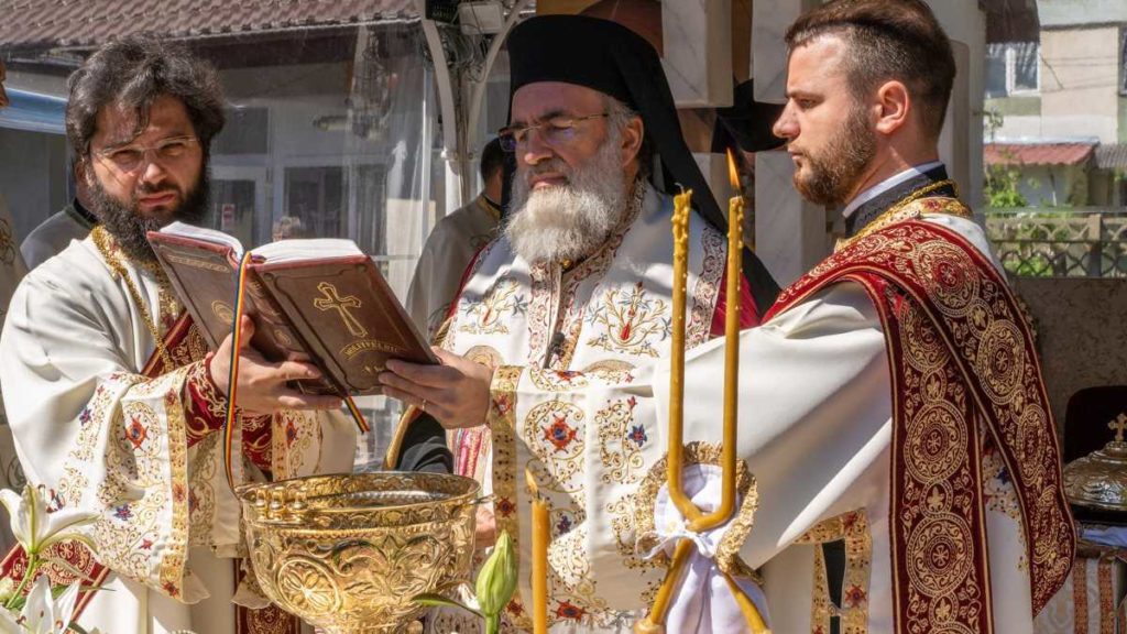 IPS Ioachim a sfințit noul centru social al Bisericii „Sf. Gheorghe” din Bacău