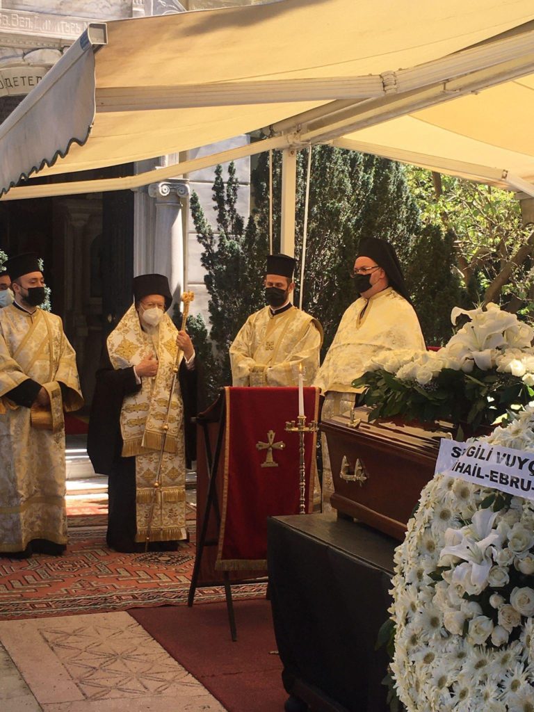 Το “ύστατο χαίρε” στον Δημήτριο Αθανάσωφ από τον Παναγιώτατο