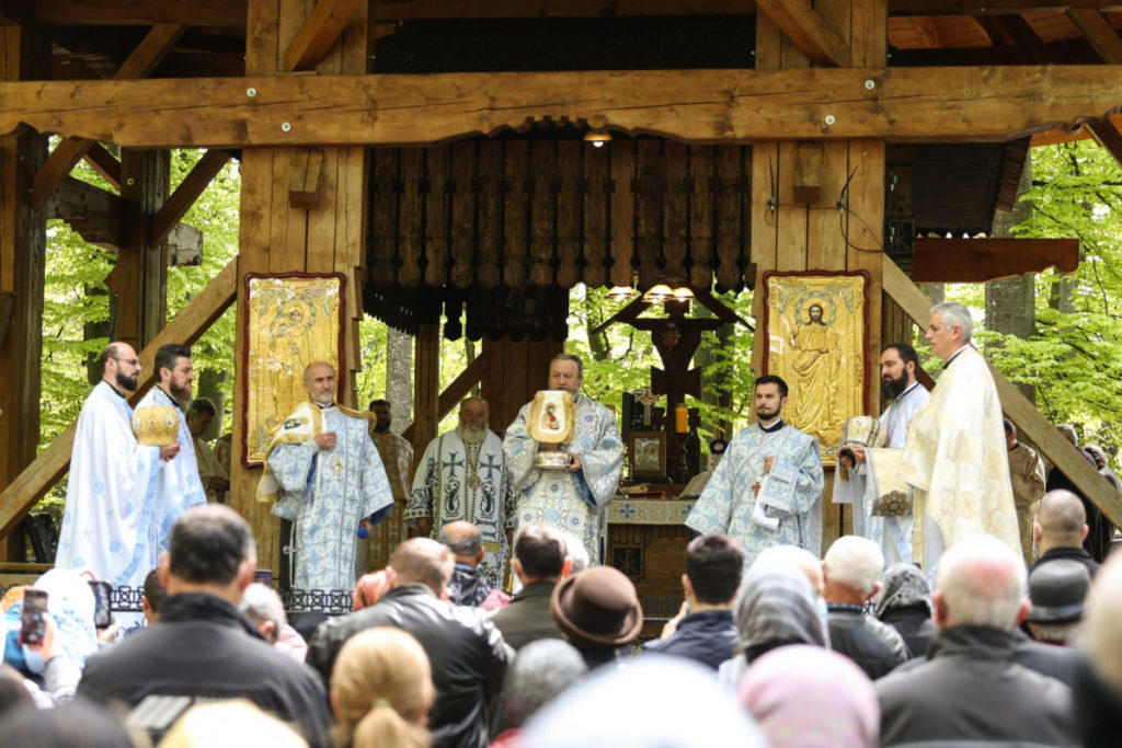 Rugăciuni către Maica Domnului la Mănăstirea Sâmbăta de Sus