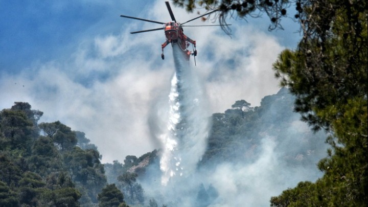 Πυροσβεστική: Θέμα χρόνου να δοθεί και επίσημα σε ύφεση η πυρκαγιά στα Γεράνεια