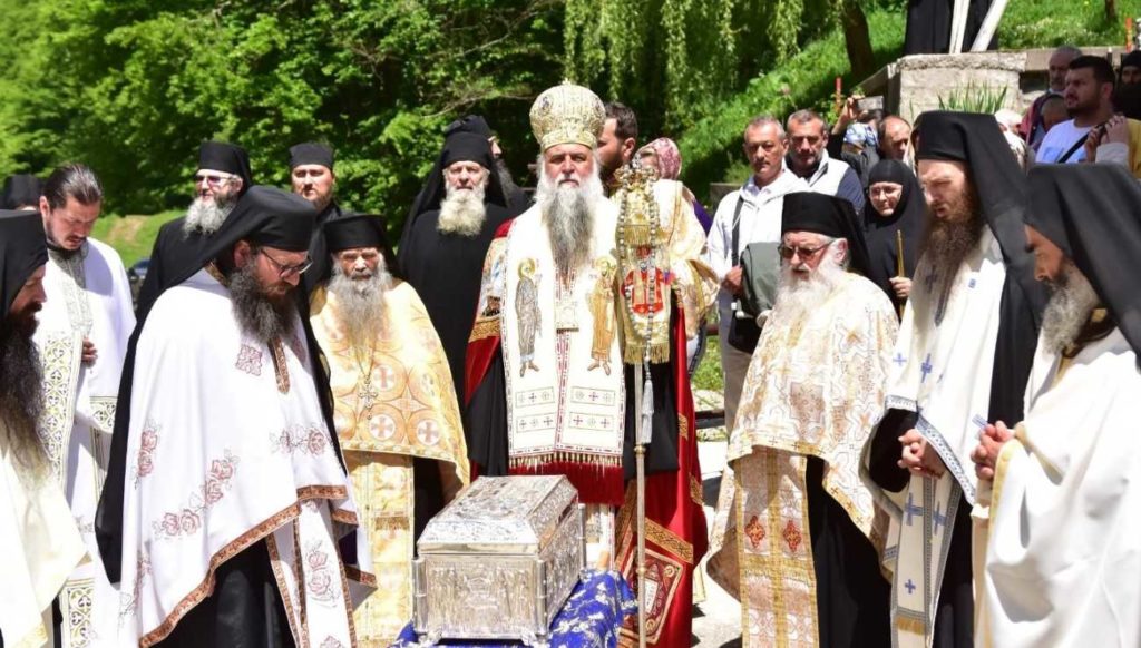 Mănăstirea Frăsinei: A fost sfinţită o nouă raclă pentru moaştele Sf. Calinic