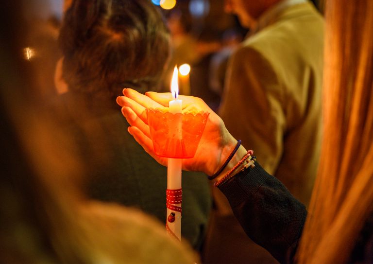 Πρωτόγνωρη σήμερα η Ανάσταση