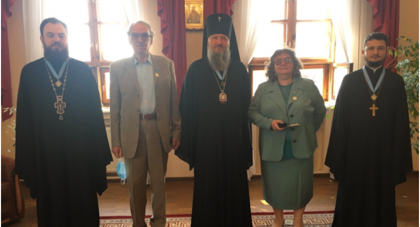 Руководитель Приднестровского отделения ИППО Архиепископ Тираспольский и Дубоссарский Савва вручил Почетные награды Общества