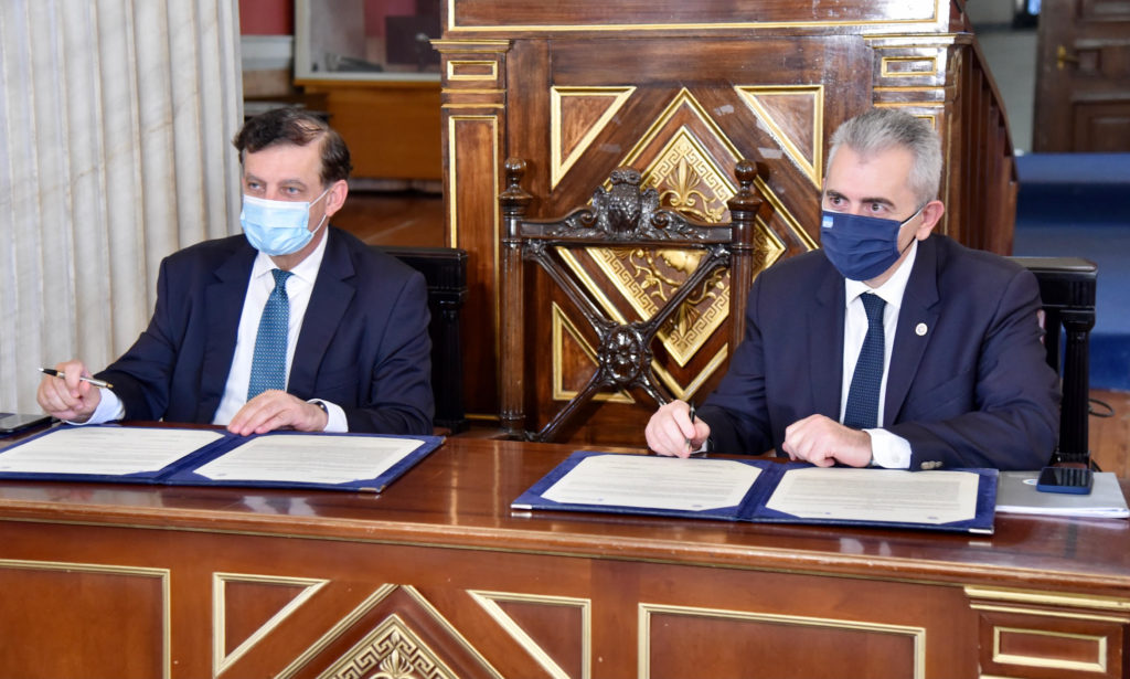 Υπογραφή μνημονίου της ΔΣΟ με τον Πρύτανη του ΕΚΠΑ