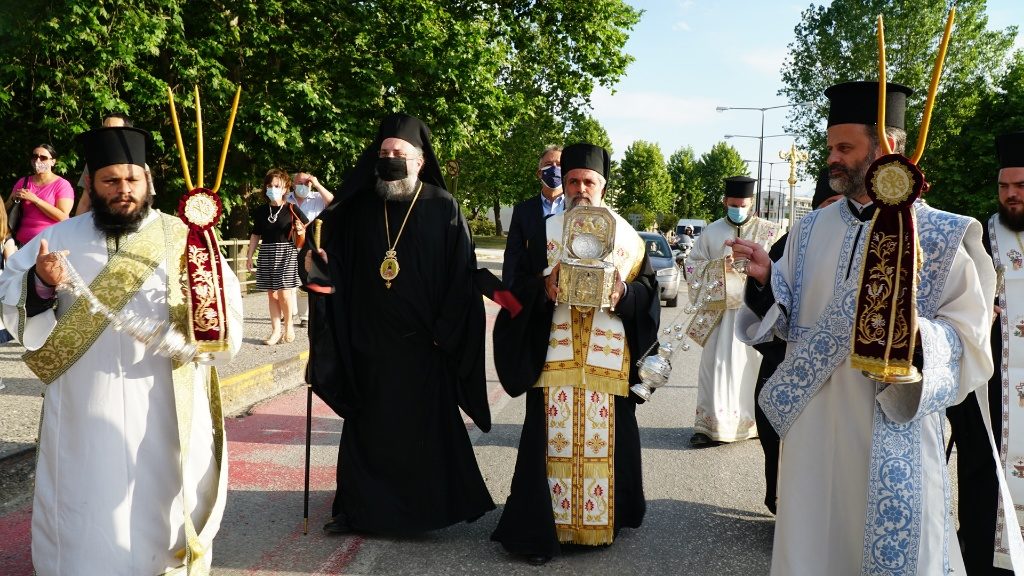 Τα Τρίκαλα υποδέχθηκαν την Τιμία Κάρα του Αγίου Βησσαρίωνα
