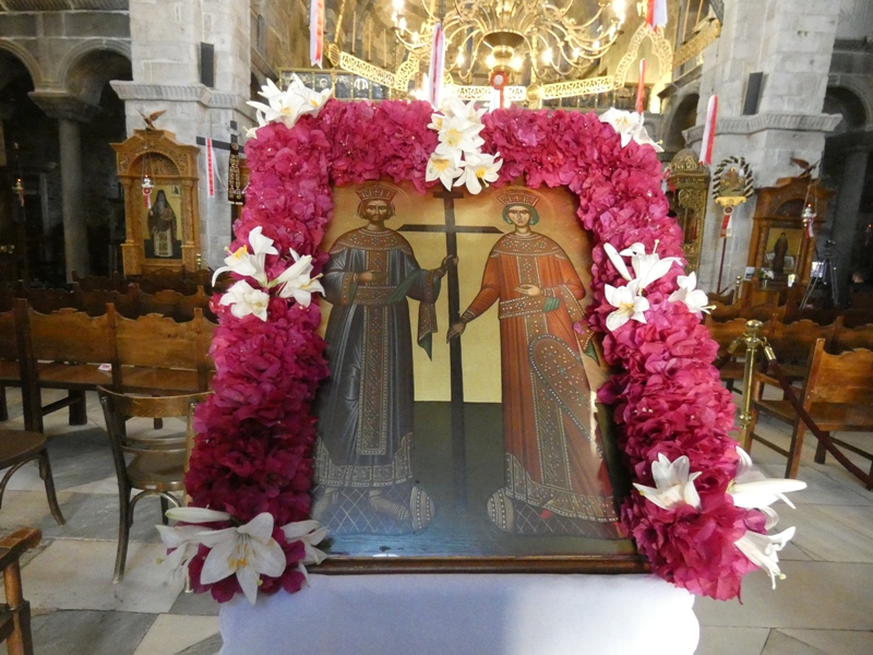 Η Εκατονταπυλιανή οφείλει τα πάντα στους Αγίους Κωνσταντίνο και Ελένη