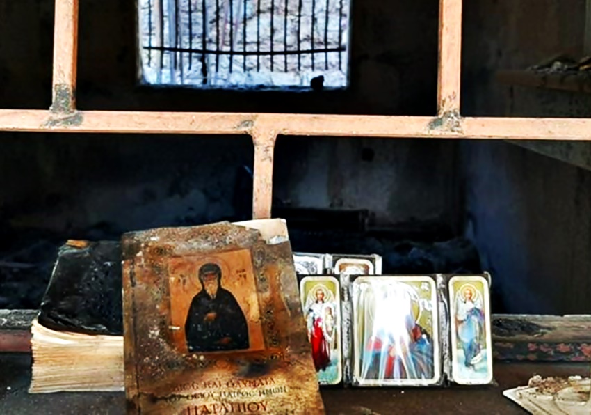 Κάηκαν κειμήλια 500 ετών στην Ιερά Μονή Αγίας Παρασκευής