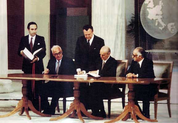 40 χρόνια πριν: Όταν η Le Monde υποδεχόταν την χώρα της Φιλοκαλίας στην ΕΟΚ