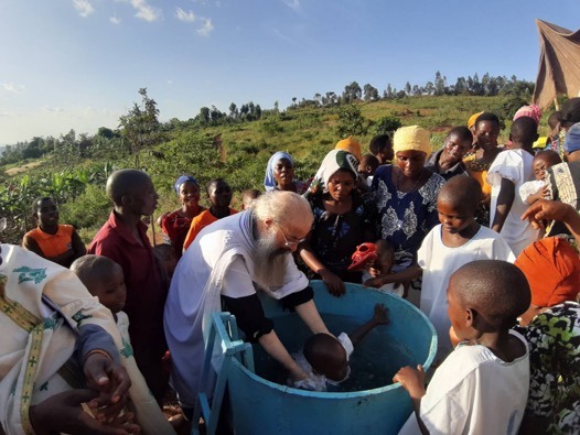 Νέα ενορία και βαπτίσεις στην αφρικανική Κουέντα