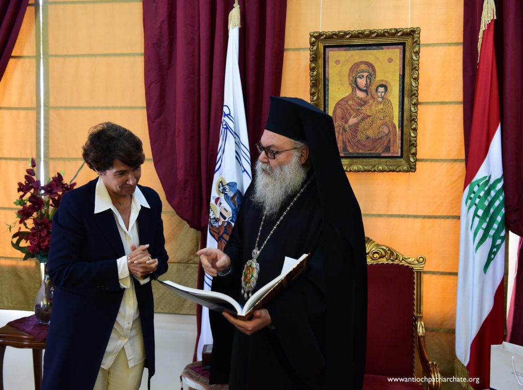 البطريرك يوحنا العاشر يستقبل السفيرة الفرنسيّة آن غريو.