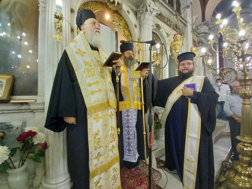 Εψάλη η εξόδιος του Αρχιερατικού Επιτρόπου Βέλου π. Κωνσταντίνου Κουτσούρη