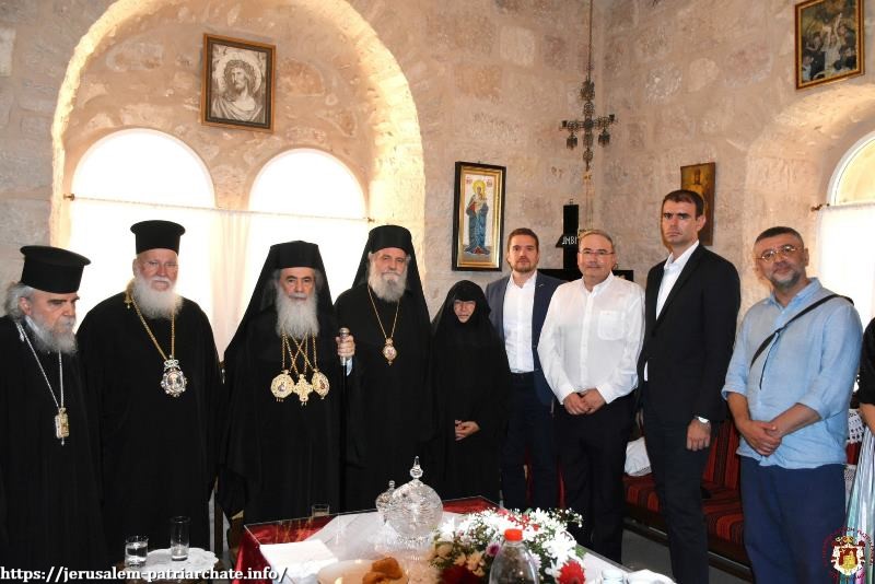 ألاحتفال بعيد القديس اونوفريوس