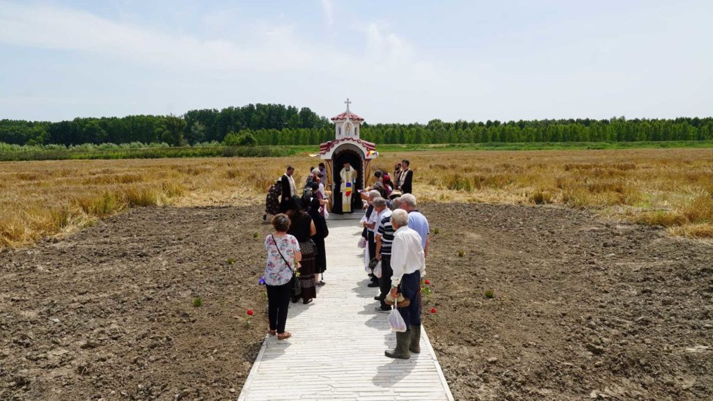 Peste trupurile lor cresc cereale”. O capelă pe locul lagărului de la Salcia
