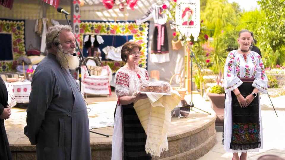 Festivalul iei și costumului popular românesc la Vancouver, Canada