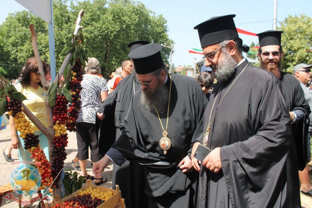 Επίσκοποι επίσημοι προσκεκλημένοι στο Φεστιβάλ Κερασιών