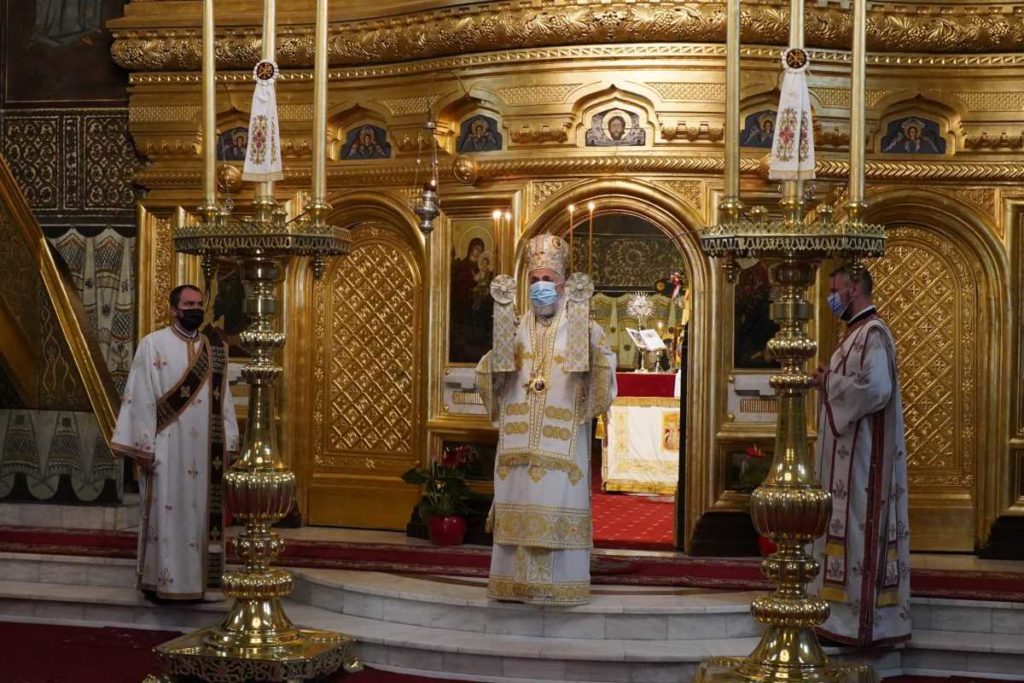 Arhiepiscopul Dunării de Jos s-a rugat și a ciocnit ouă roșii cu nevăzătorii din Galați