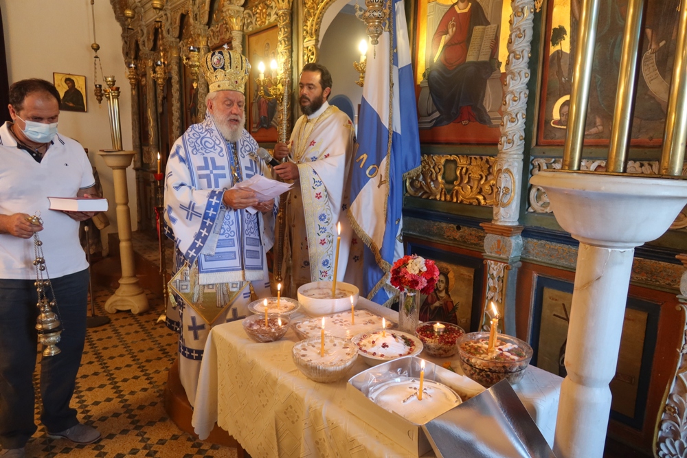 Στον Ναό της Ευαγγελιστρίας Φελλού Άνδρου ο Μητροπολίτης Σύρου