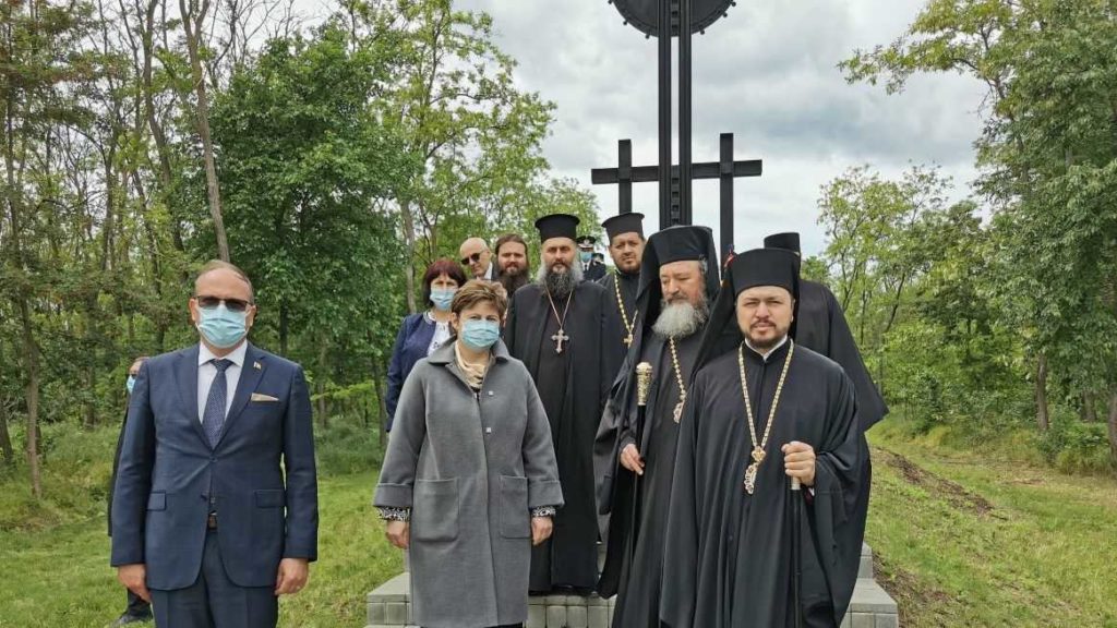 PS Ieronim a slujit împreună cu Episcopul Basarabiei de Sud la Filipeni și la memorialul de la Haragîș