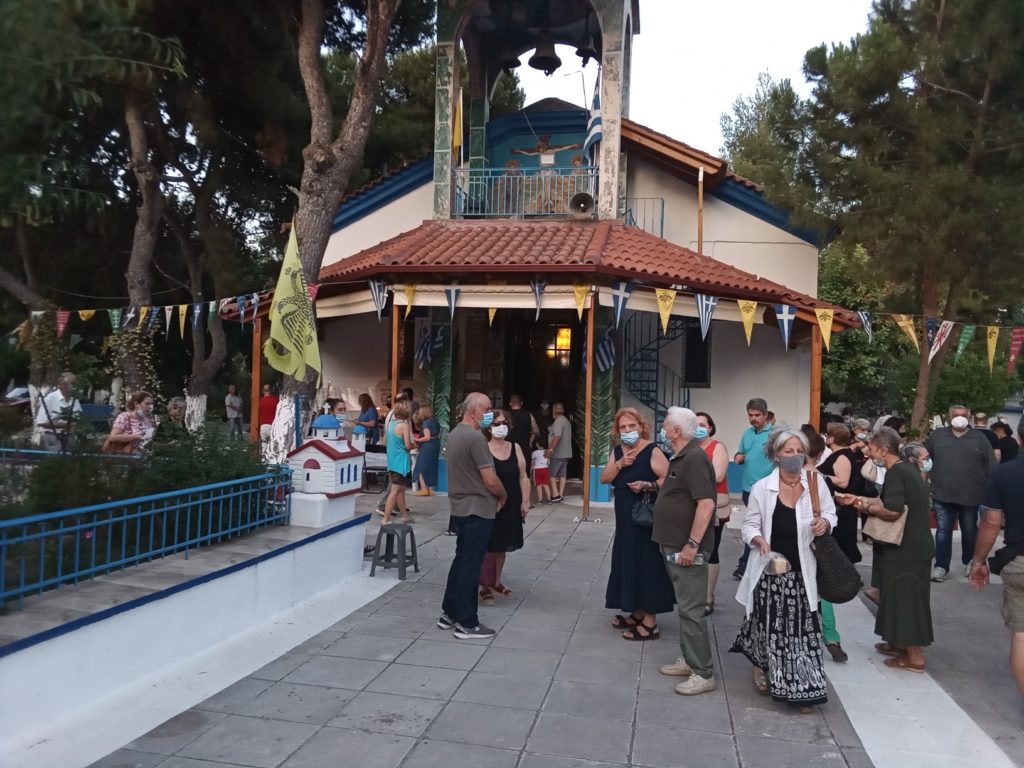 Ουρά ο κόσμος στο κελί του π. Ευμενίου Σαριδάκη