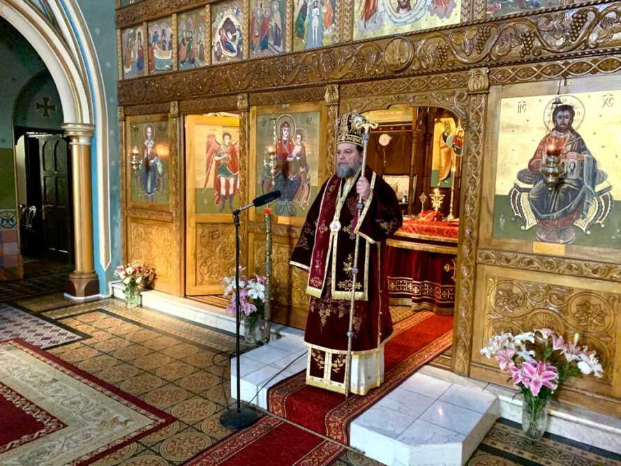 În imagini: Românii din Melbourne i-au sărbătorit primii pe Sfinții Apostoli
